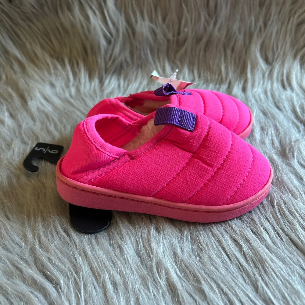 Wonder Nation Puffer Slippers Girl Size 5-6 Pink Plush Fuzzy Lined Slip On Shoes